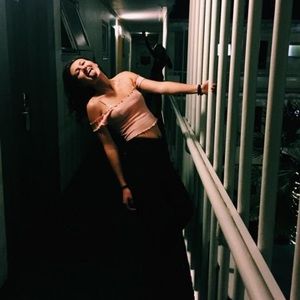 PINK OFF THE SHOULDER URBAN CROP TOP